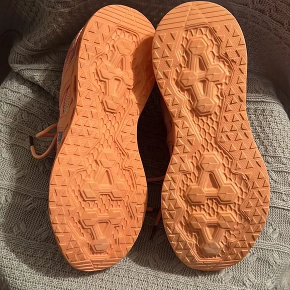 JUST SO SO Sneakers👟👟 - Picture 5 of 6